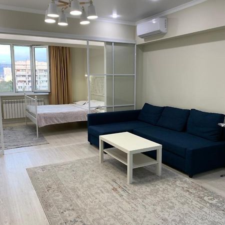 Апартаменты На Назарбаева Almaty Exteriér fotografie